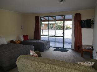 Fox Glacier Hotel | Rainforest Motel