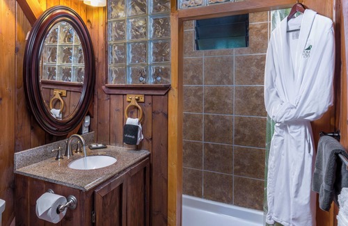 Volcano Bed & Breakfast | Rainforest Retreat in Volcano Village