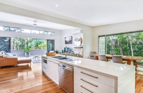 Boomerang Beach House | Rainforest Tranquility