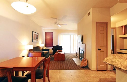 Ahwatukee Foothills Hotel | Raintree at Phoenix South Mountain Preserve