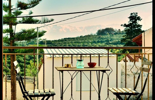 Xamoudochori House | Raisin House