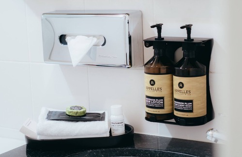 Griffith Hotel | Ramada by Wyndham Diplomat Canberra