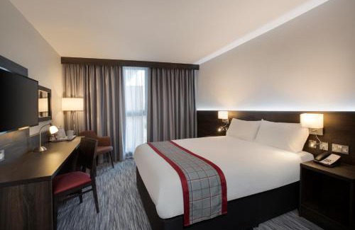 Leeds Hotel | Ramada by Wyndham Leeds East