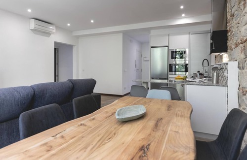 Old Town Apartment | Rambla Eiffel 2 - Holiday Apartment Rental in Girona | Bravissimo