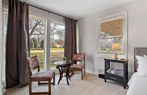 Libertyville House | Ranch Home w/Air Hockey & PacMan near Naval Base!