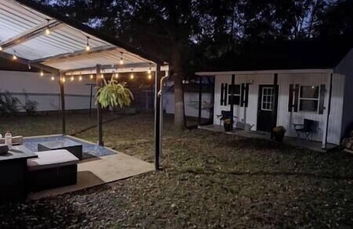 Rantoul House | Ranch near gordyville, sports complex, 13 miles from hospitals