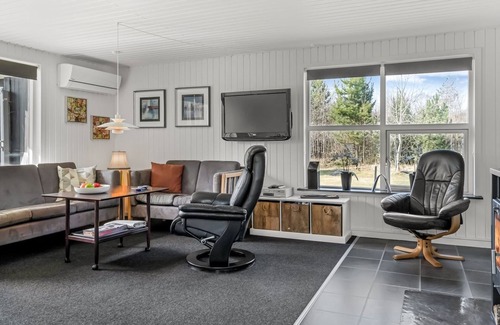 Hals House | "Randulf" - from the sea by Interhome