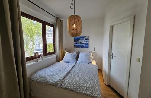 Timmendorfer Strand House | Raphael - "Marilyn Monroe"