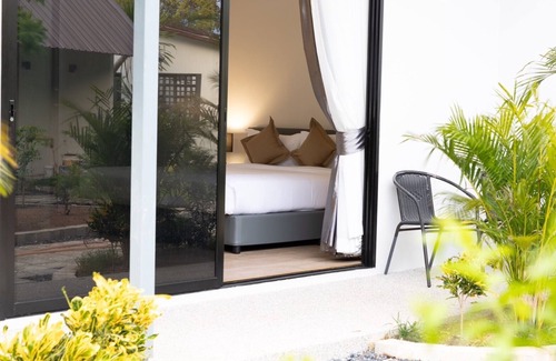 Mai Khao Hotel | Rapina House