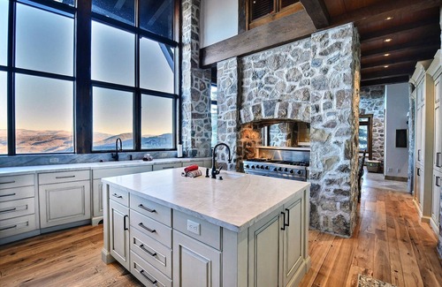 Deer Valley Ski Chalet | Rare Deer Valey Chalet w/ski access, hot tub, room for 18