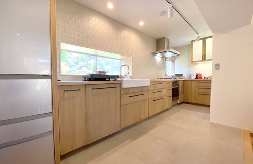 Futo House | Rare find! Spacious 3 BDR, Large Private hot spring, Spotless Modern Japanese