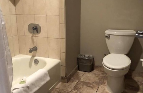 Killeen Hotel | Rare Gem! ! 1 Lovely Unit and Pool.