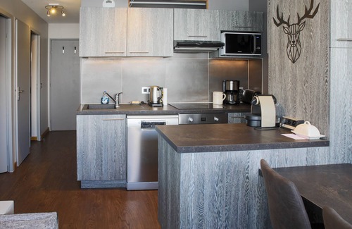 Les Menuires Apartment | Rare in Les Menuires, beautifully renovated 3-room apartment with ski-in ski-out