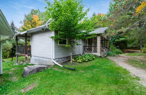 Dwight House | Rare Muskoka Chalet Suite - B8