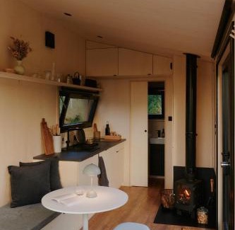 Konigslutter am Elm Cabin | Raus Tiny House auf dem Land mit Hoftieren und Sauna