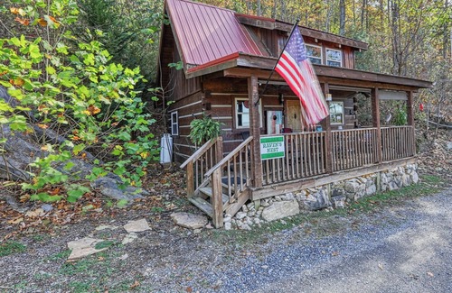 Newport Cabin | Raven's Nest: Serenity Awaits