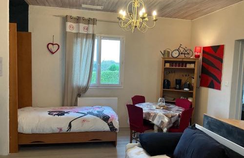 Saint Sever Apartment | Ravissant T2, Cl 3 étoiles, 3 pers et 1 enf , 3 lits, parking et patio