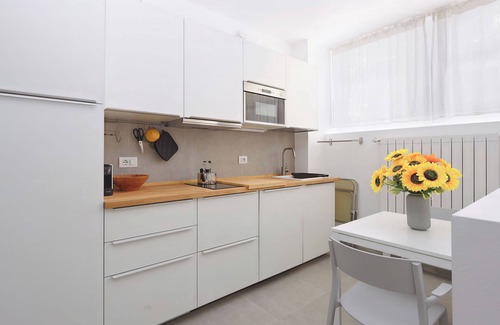 De Angeli Apartment | Ravizza 34 S2 - One Bedroom Apartment, Sleeps 3