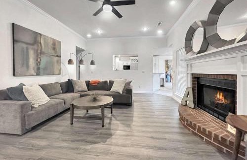 Fayetteville House | Razorback Retreat- 5 mi to University of Arkansas
