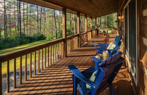 Fleetwood House | Real Log Cabin-Private Setting-Gated Community-Easy Access