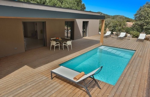 Santa Giulia Villa | RECENT 2 BEDROOM VILLA, HEATED POOL CLOSE TO SANTA-GIULIA