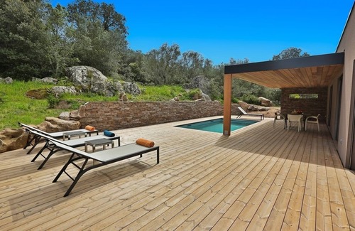 Santa Giulia Villa | RECENT 2 BEDROOM VILLA, HEATED POOL CLOSE TO SANTA-GIULIA