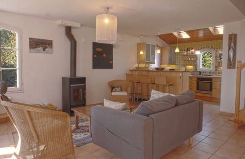 Locmaria House | Recent house 200m from wild coast, garden, pets allowed
