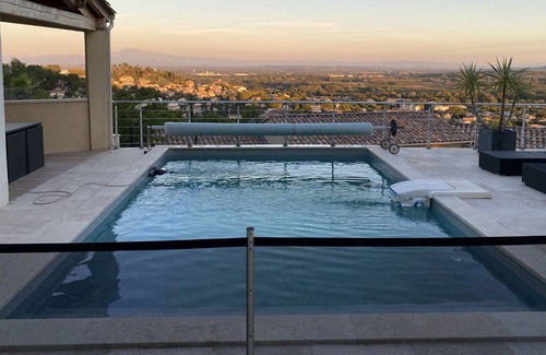 Laudun Villa | Recent villa in Laudun with stunning views of Mont Ventoux