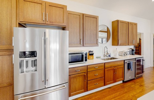 Gunnison House | Recently remodeled home with fireplaces, patio, washer/dryer, streaming, WiFi