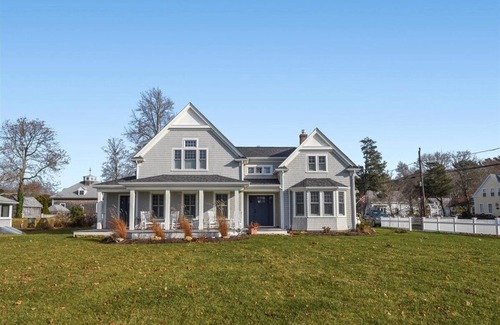 Pocasset House | Recently restored Pocasset beauty