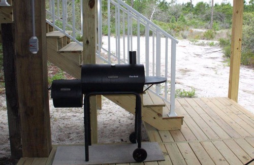 Surf Side Shores Cottage | Recently Updated! Palmetto Paradise 2bd 1.5 bath. Sleeps 6.