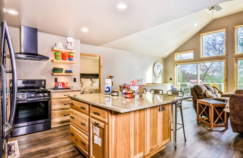 Tomahawk House | Recreational lakefront home w/private dock, trails access, & washer/dryer