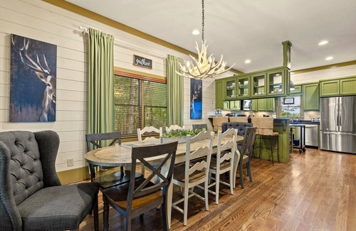 Mineral Bluff Cabin | Red Barn Retreat | Pool, Cabana + Putting Green