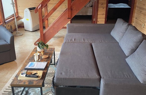 Hulett House | Red Bluffs Lodge Upper Unit, located on the River, minutes from Devils Tower!