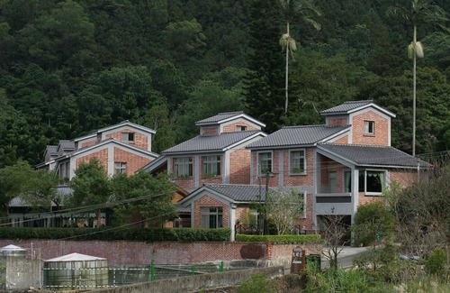 Nanzhuang Bed & Breakfast | Red Brick Villas