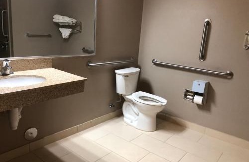 Monmouth Junction Hotel | Red Carpet Inn and Suites Monmouth Junction