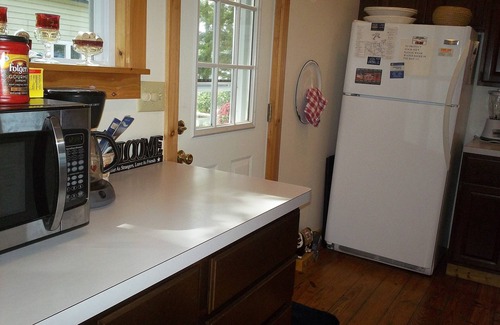 North Rose Cottage | Red Cottage On Sodus Bay Dog Friendly Sleeps 8