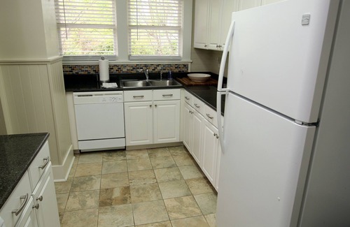 Lenox House | Red Door Cottage Cozy with New Renovations to this Midtown Charmer