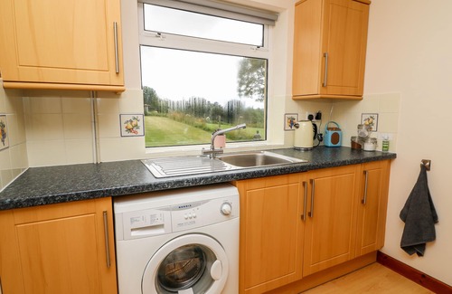 Disserth and Trecoed Cottage | RED KITE COTTAGE, pet friendly, with a garden in Howey