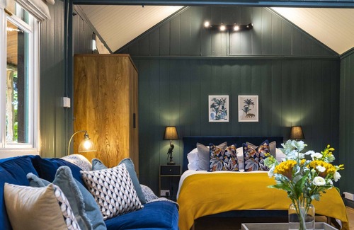 Maidensgrove Cabin | Red Kite Retreat - Red Kite Cabin