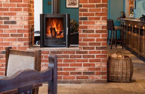 Wybunbury Bed & Breakfast | Red Lion Inn Wybunbury