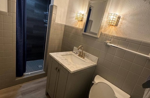 Milwaukee Hotel | Red Lotus Inn