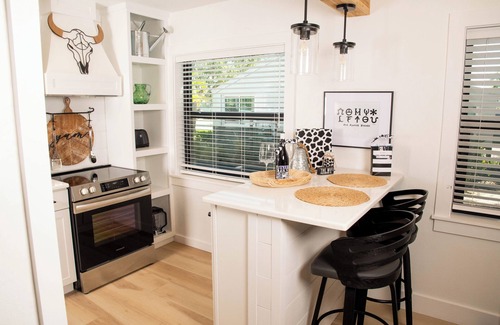 Fort Myers House | Red Roan Retreat, Downtown Ft. Myers: Walk to Best Eats and Shops!