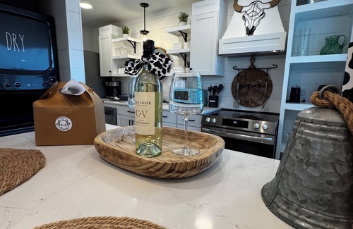 Fort Myers House | Red Roan Retreat, Downtown Ft. Myers: Walk to Best Eats and Shops!