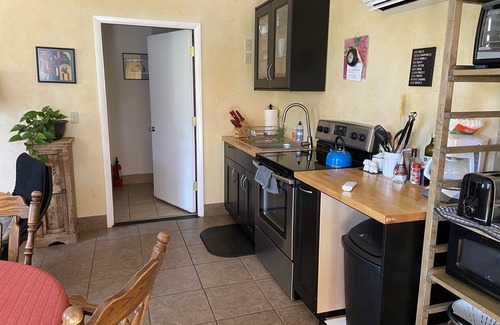 West Sedona Cottage | Red Rock Retreat: Hot tub, walk to creek for swimming,.