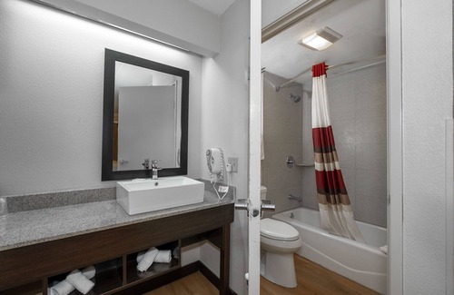 Mount Laurel Hotel | Red Roof Inn Mt Laurel