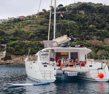 Monaco Boat Rental | Red Sail