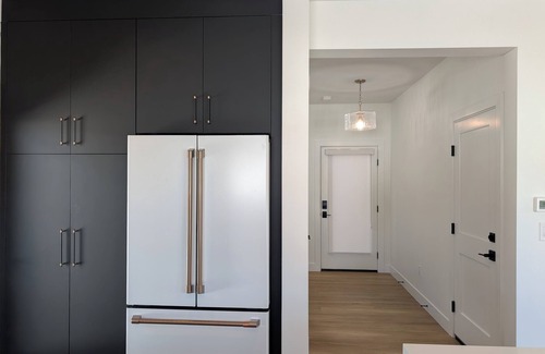 Tabernash Ski Chalet | Red Wolf Lodge - new detached home - private hot tub - views - EV charger