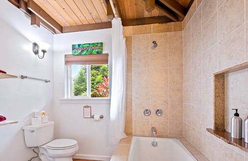 Holualoa Cottage | RED Writer’s Cottage TA-038-749-9520-01