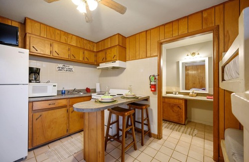 Broken Bow Cabin | Redbud Rest - 1 Bedroom Cabin at The Whip Poor Will Resort